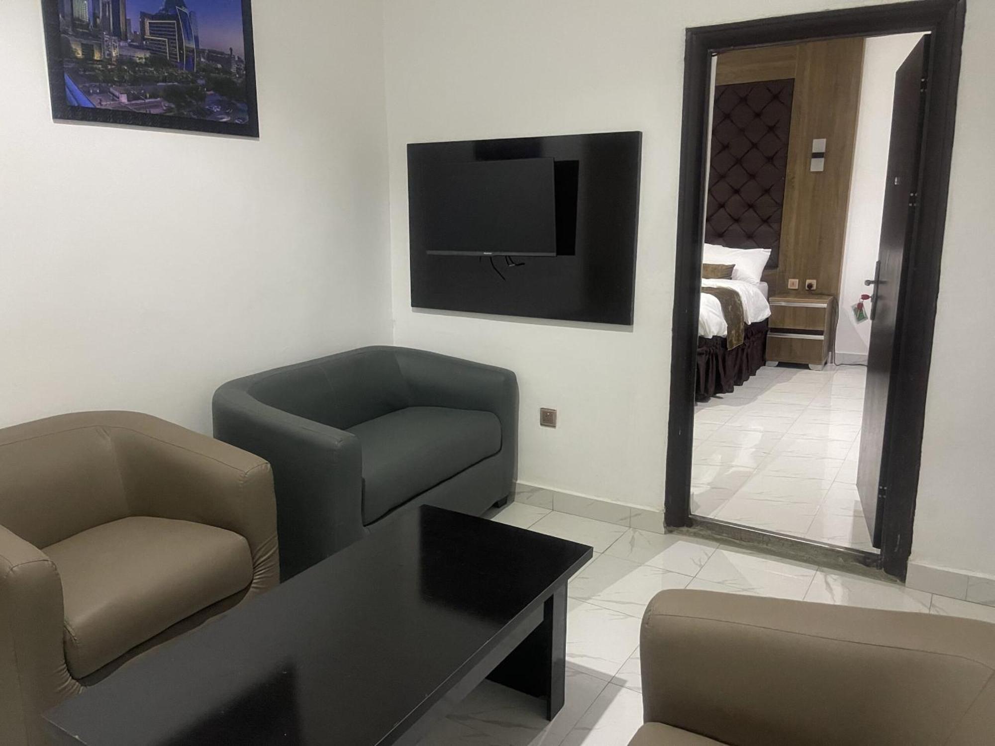 Murphy'S Mansion Resort Umuahia Exterior foto