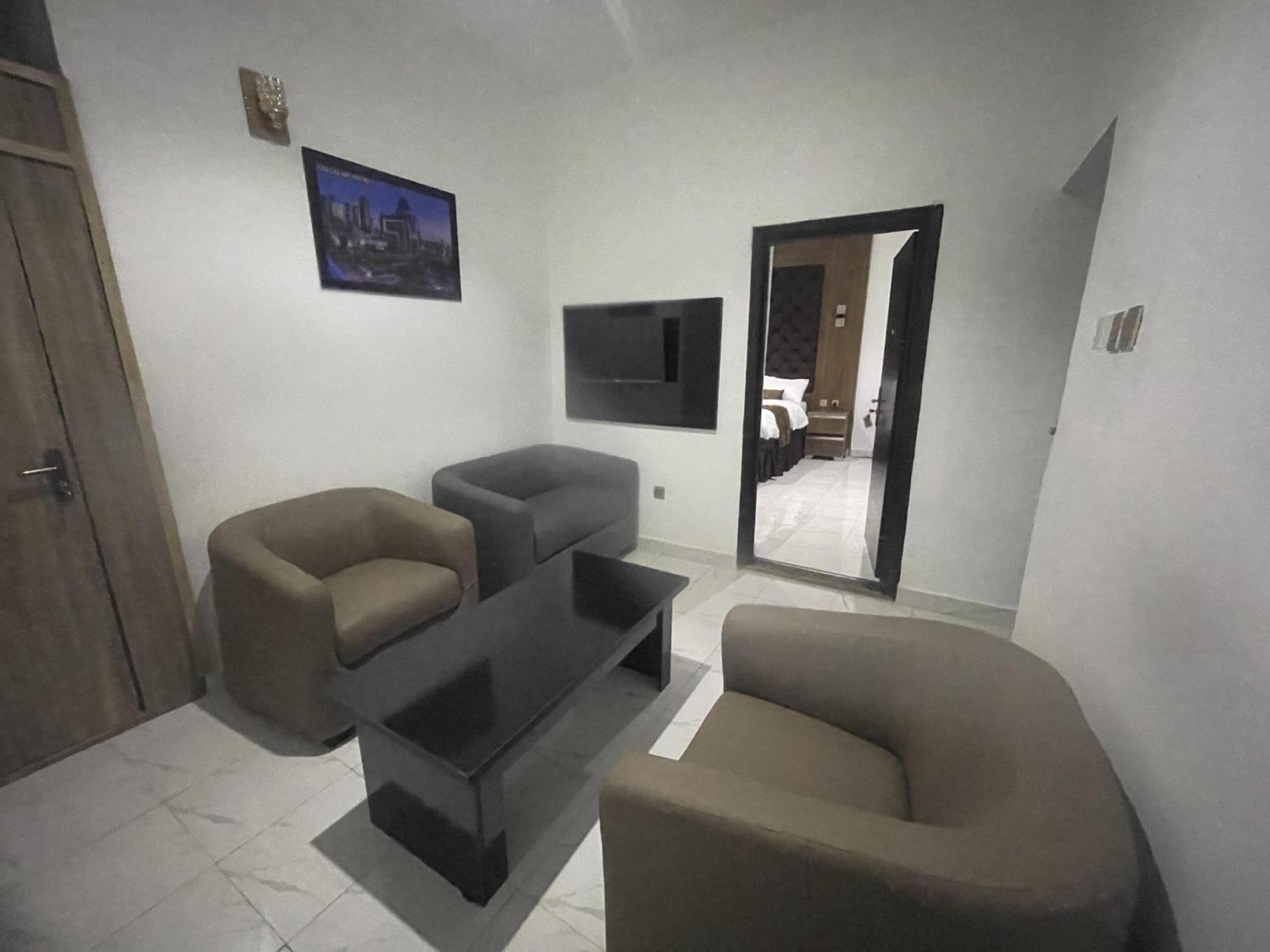 Murphy'S Mansion Resort Umuahia Exterior foto